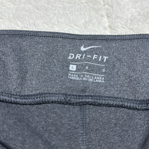 Nike | size large | gray cropped leggings - Picture 6 of 6